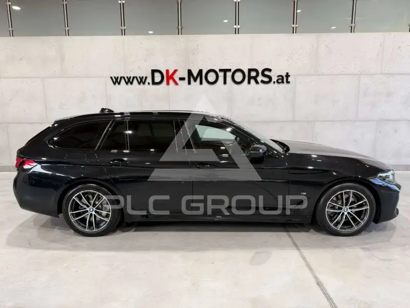 2022 BMW 520