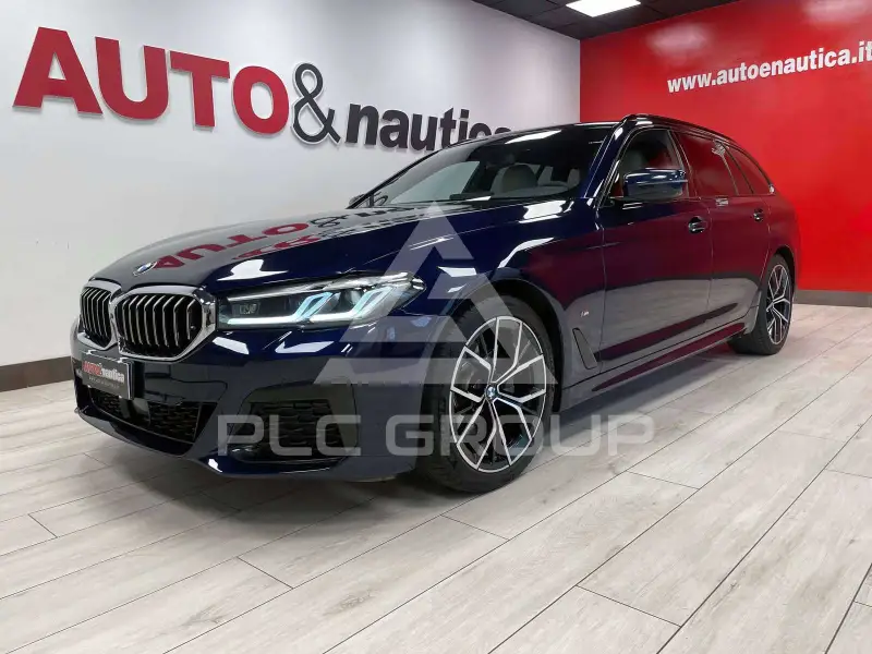 2022 BMW 520
