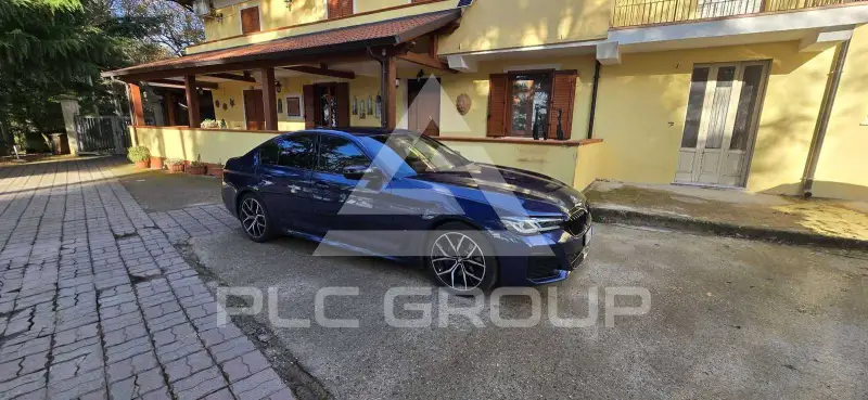 2022 BMW 520