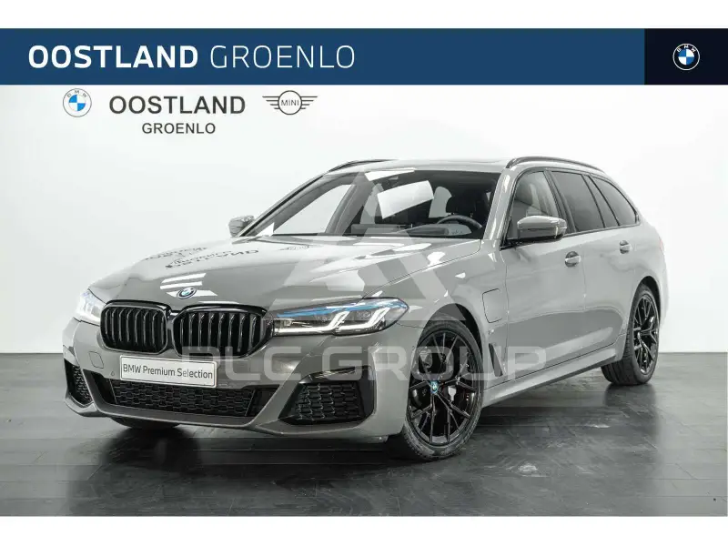 2022 BMW 520
