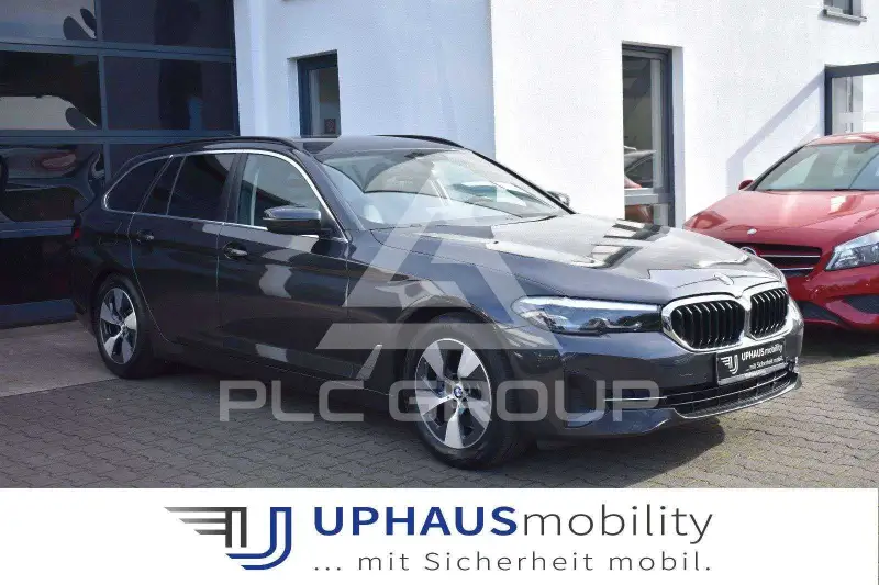 2022 BMW 520