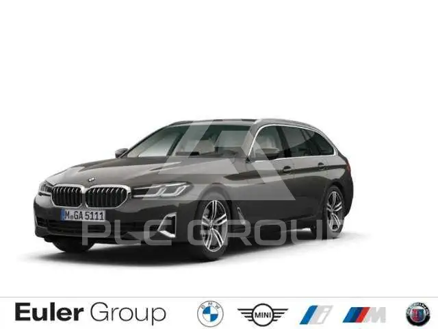 2022 BMW 520