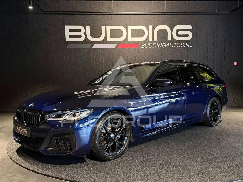 2022 BMW 520
