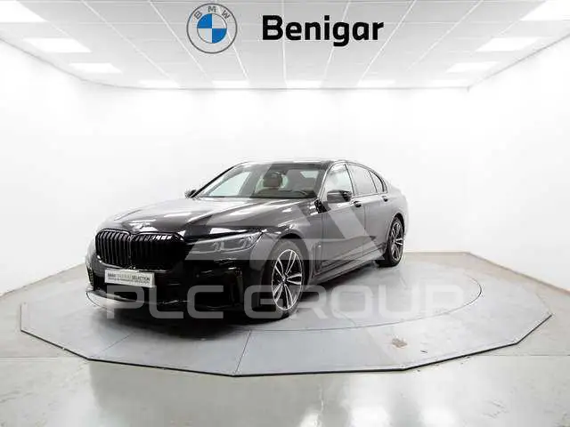 2022 BMW 730