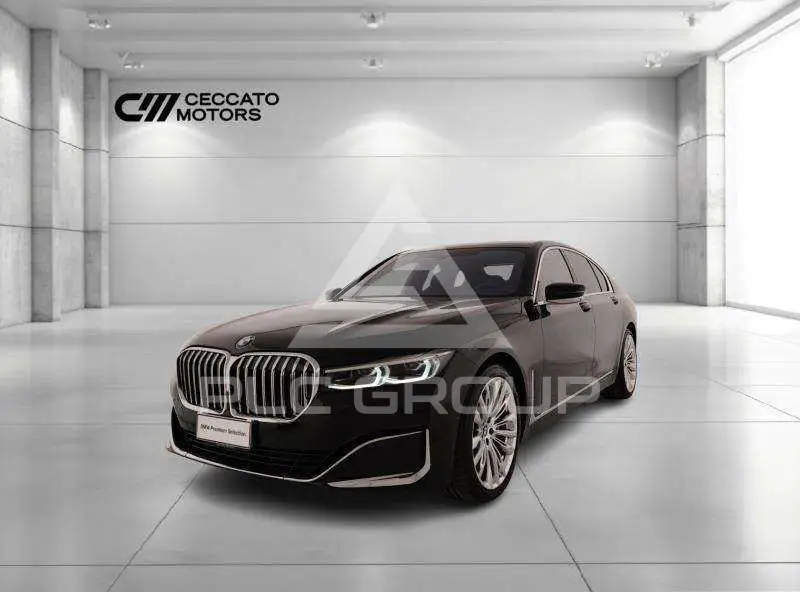 2022 BMW 730