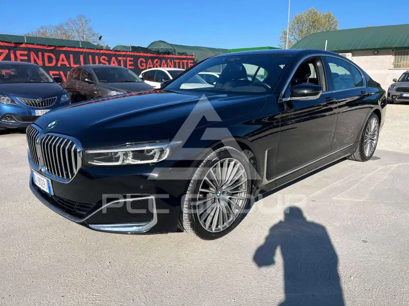 2022 BMW 730