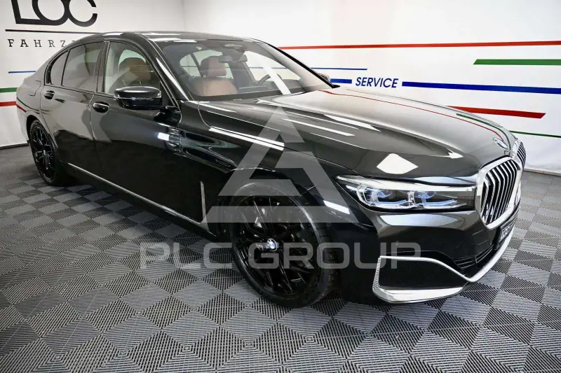 2022 BMW 730