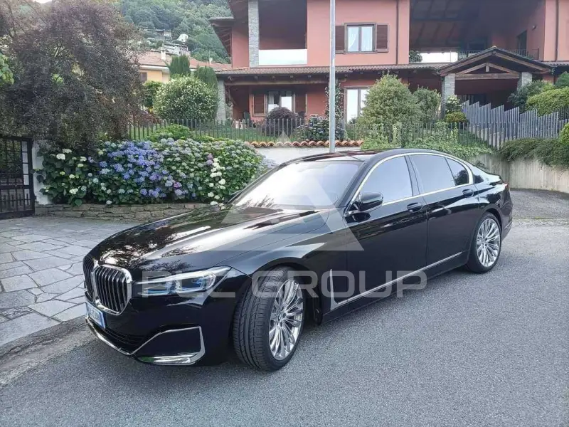 2022 BMW 730