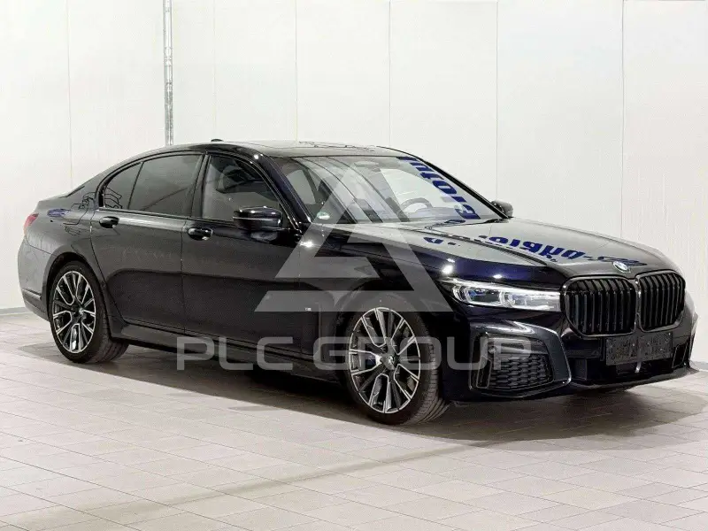 2022 BMW 730