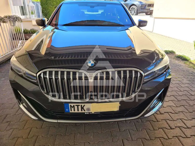 2022 BMW 730