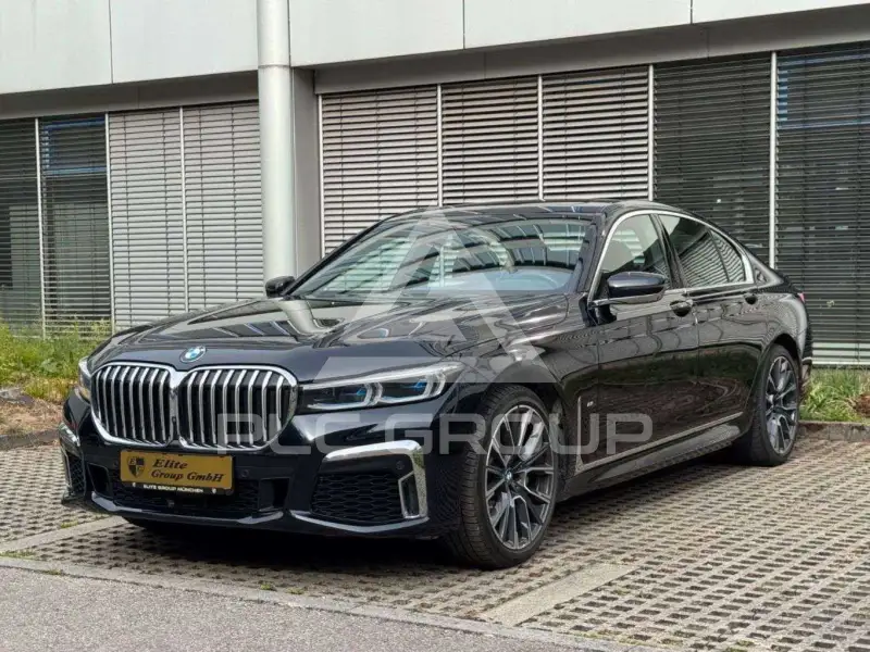 2022 BMW 730