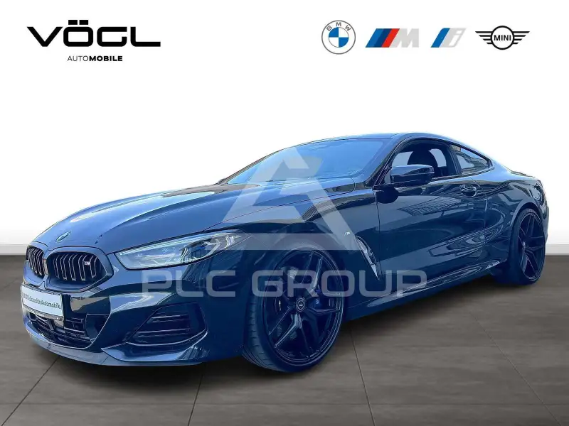 2022 BMW M8