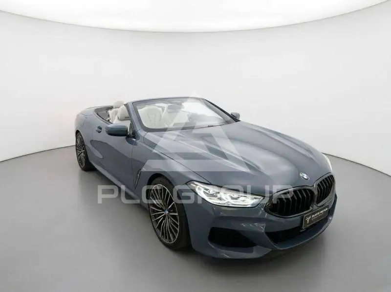2022 BMW M8