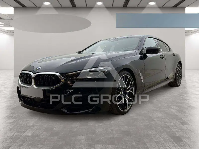 2022 BMW M8