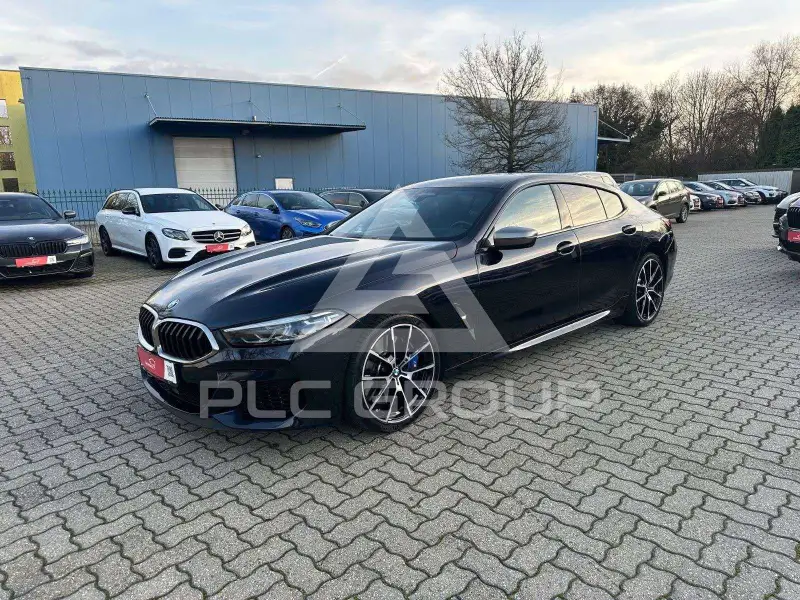 2022 BMW M8