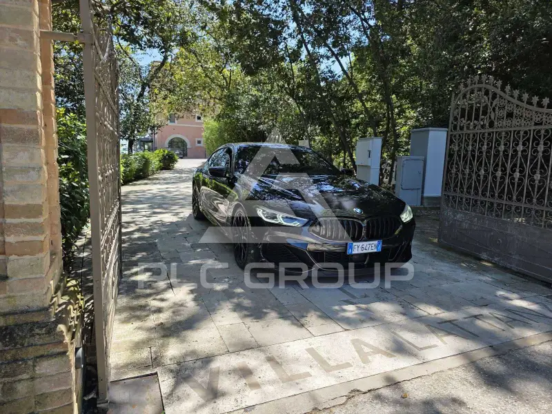 2022 BMW M8