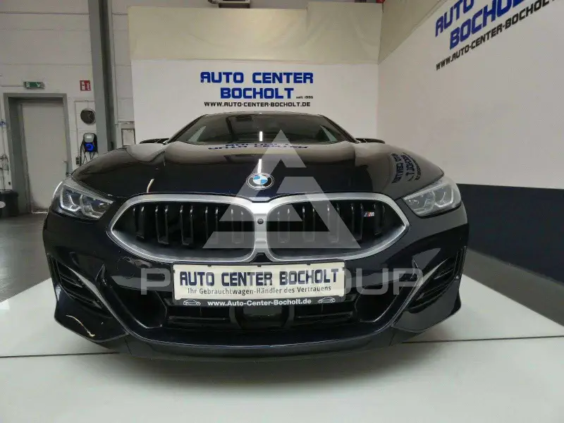 2022 BMW M8