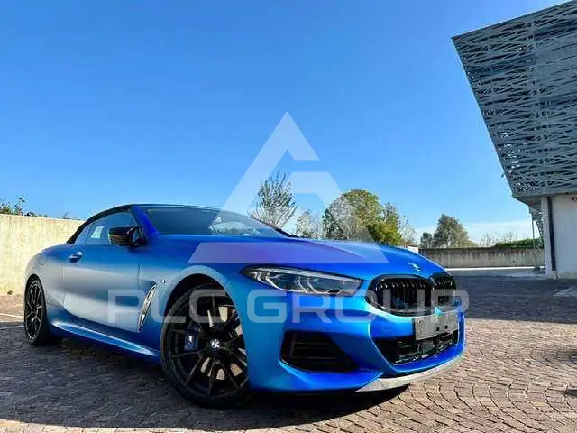 2022 BMW M8