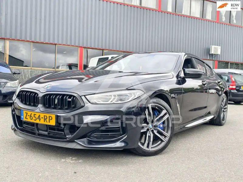 2022 BMW M8