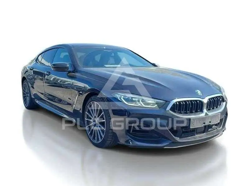 2022 BMW M8