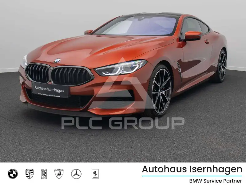 2022 BMW M8
