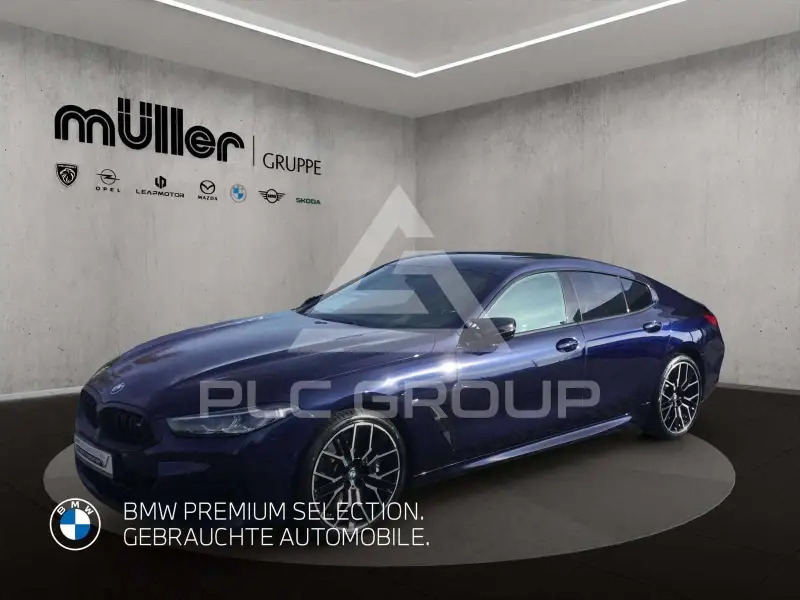2022 BMW M8