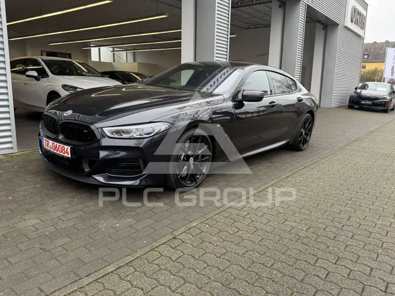2022 BMW M8