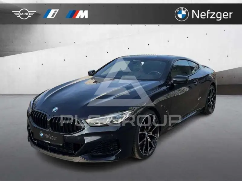 2022 BMW M8