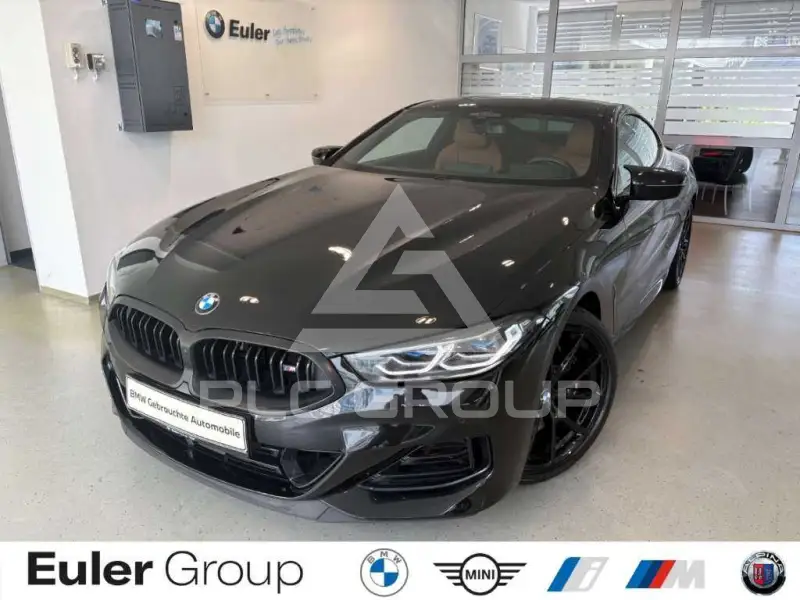 2022 BMW M8