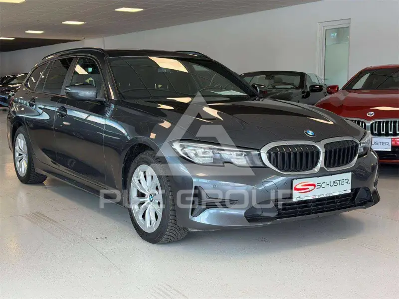 2022 BMW 318