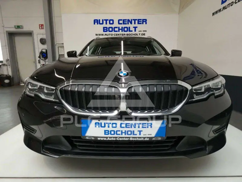2022 BMW 318