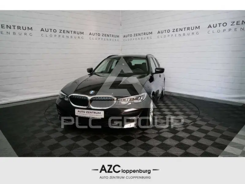 2022 BMW 318