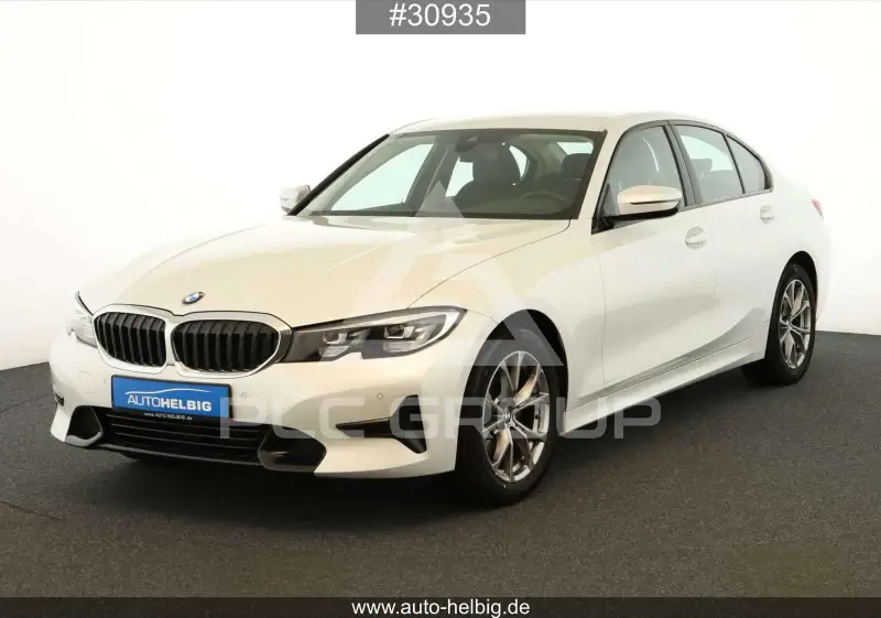 2022 BMW 318