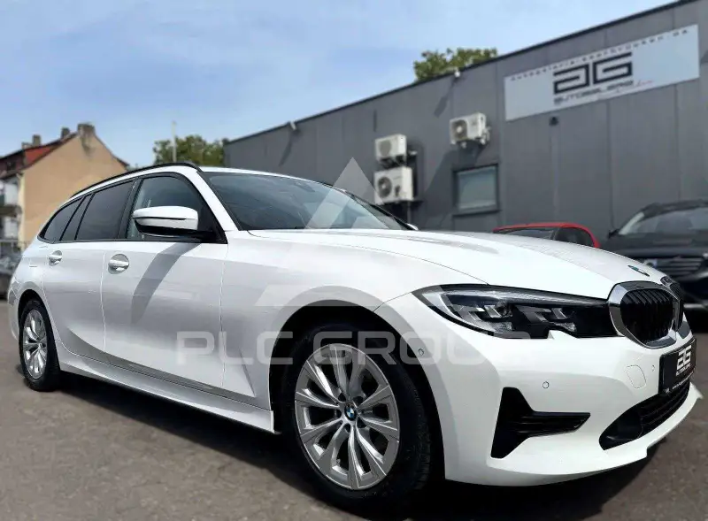 2022 BMW 318