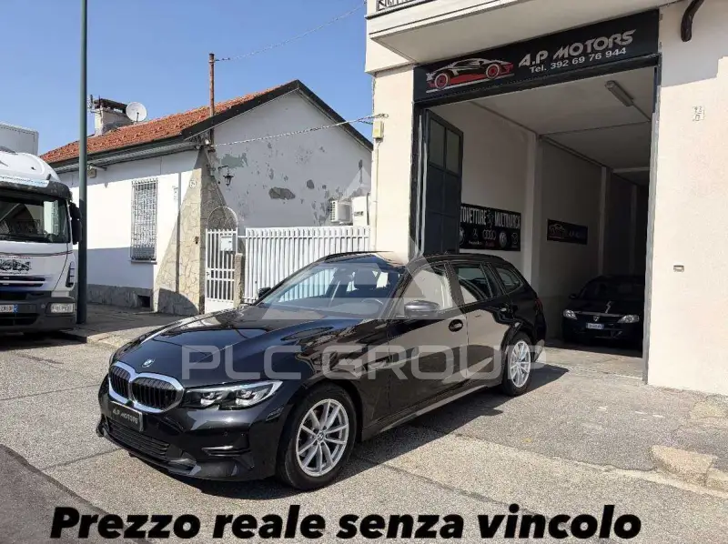 2022 BMW 318