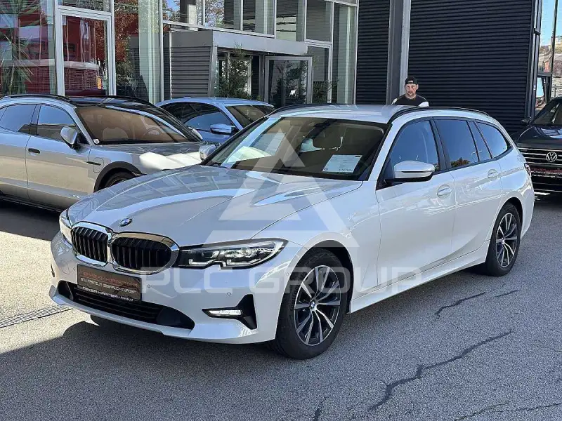 2022 BMW 318