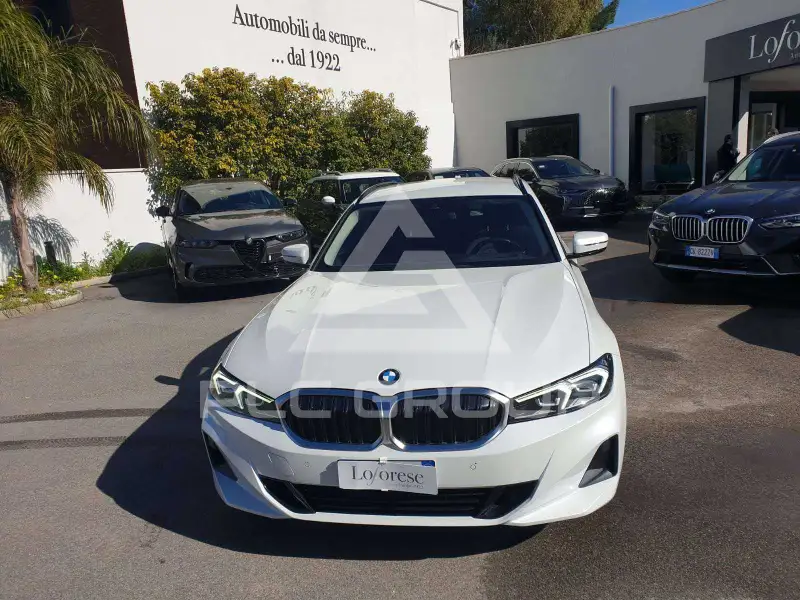 2022 BMW 318