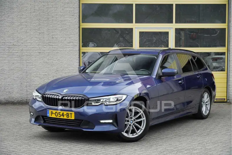 2022 BMW 318