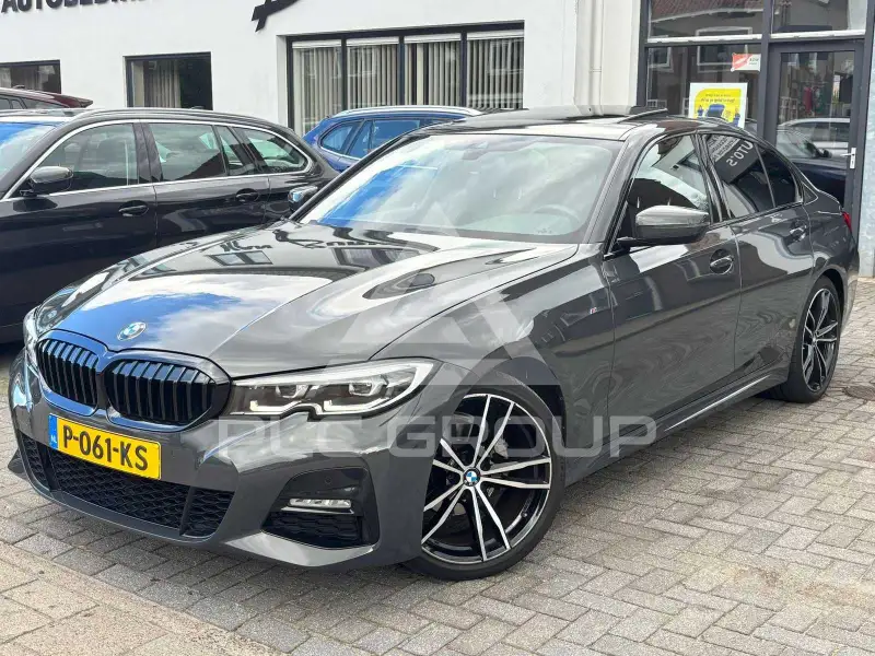 2022 BMW 318
