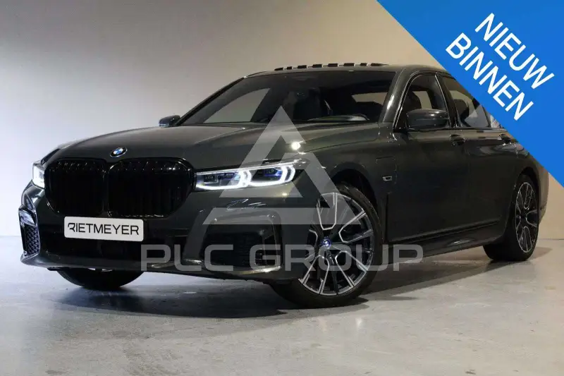 2022 BMW 745