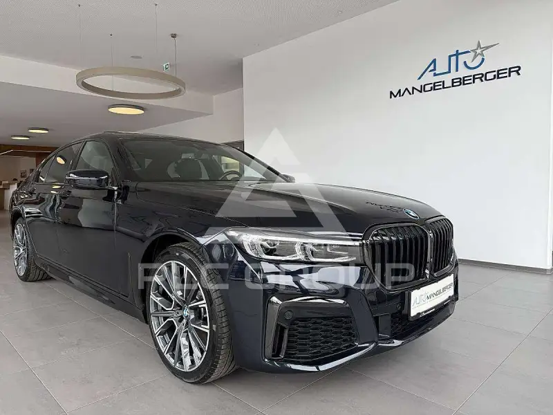 2022 BMW 745
