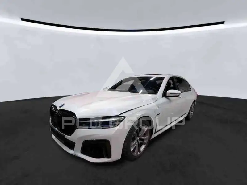 2022 BMW 745