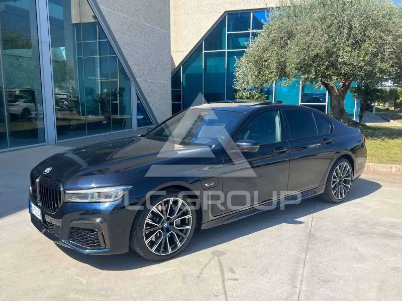 2022 BMW 745
