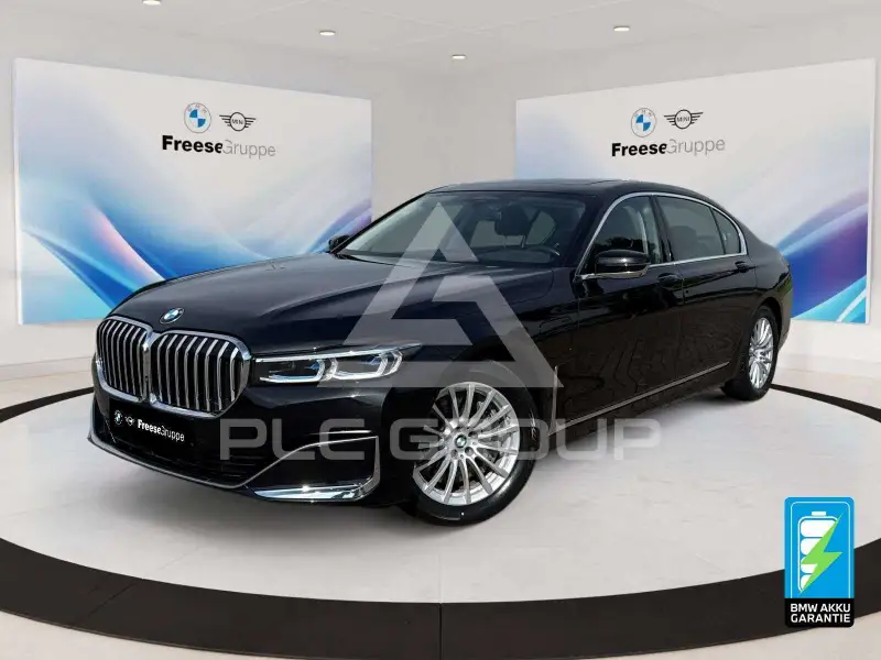 2022 BMW 745