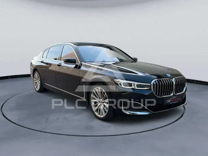 2022 BMW 745