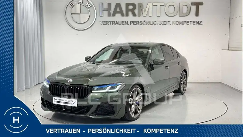 2022 BMW 550M