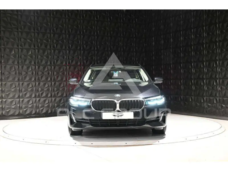 2022 BMW 518