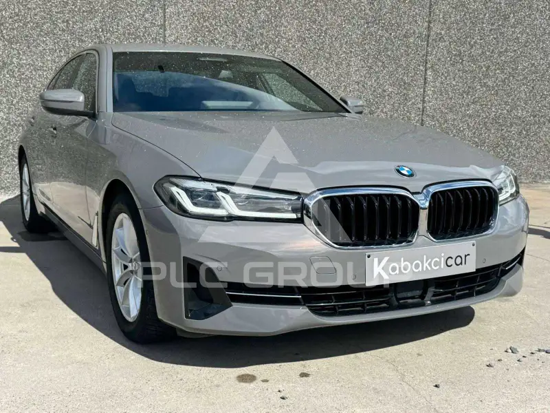 2022 BMW 518