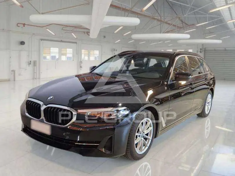 2022 BMW 518