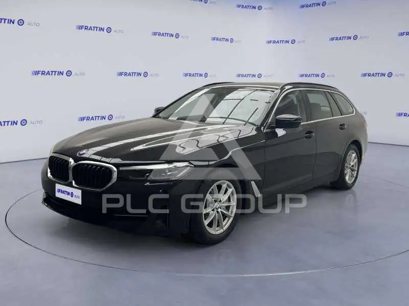 2022 BMW 518